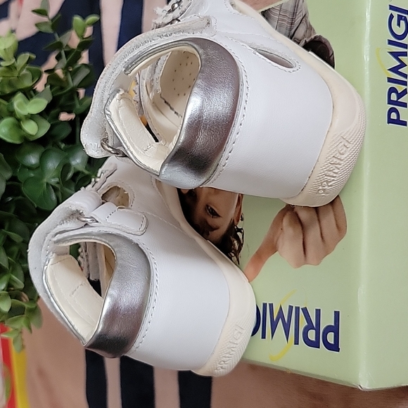 Primigi girls open toe leather sandals. Size: 20. - Picture 5 of 7